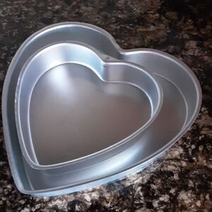 Wilton Silver Heart Cake Pan Duo